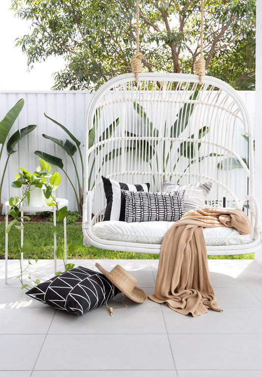 Style Your Outdoor Oasis: A Guide to Decorating with Great Outdoor Cushions