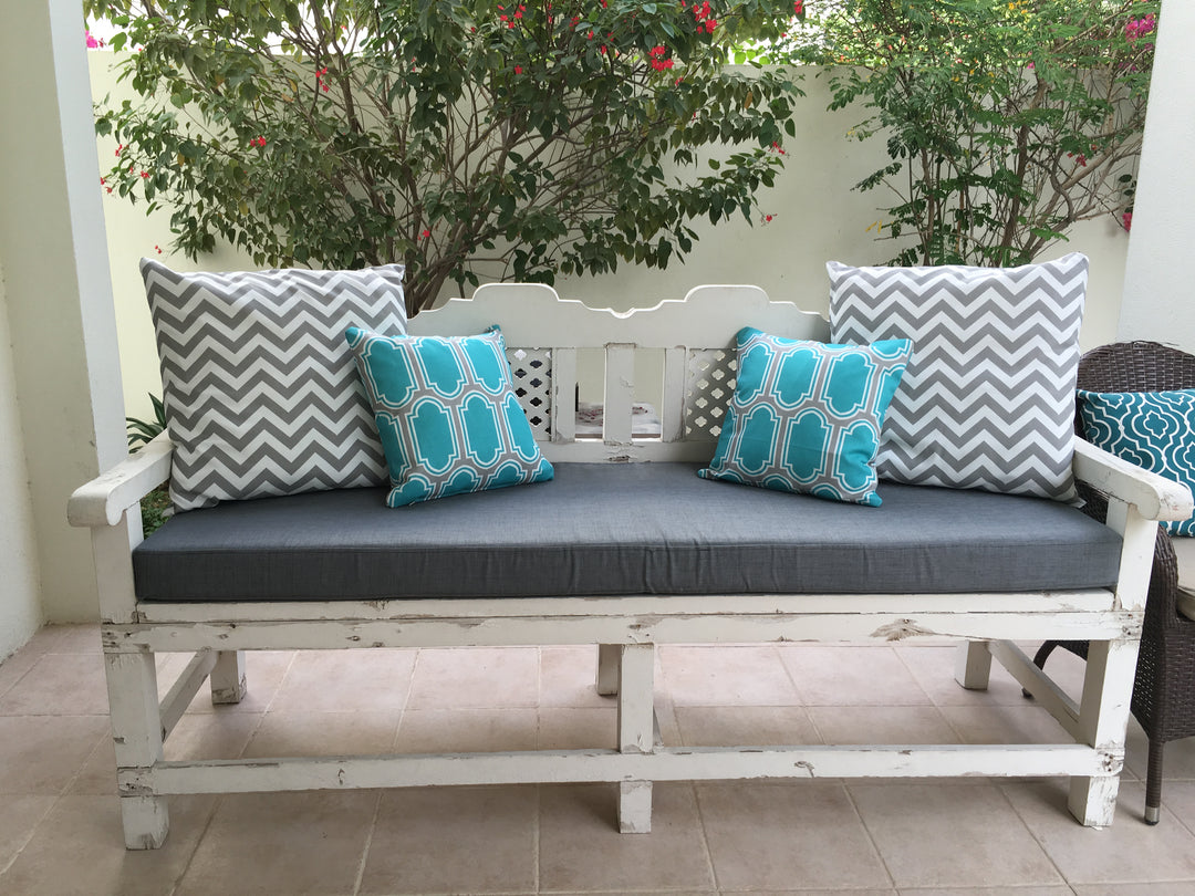 Zigzag Grey and white